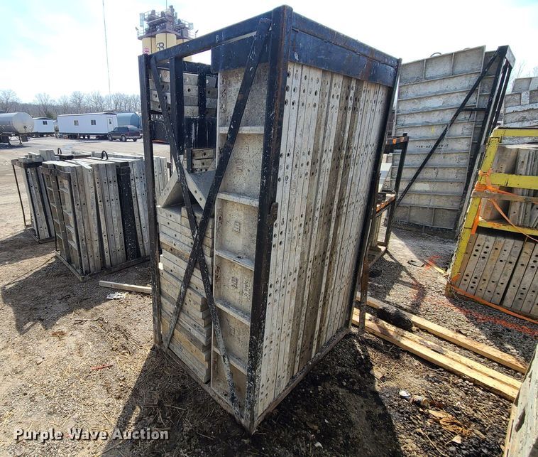 image for item DM4941 (6) cages of Badger aluminum concrete forms