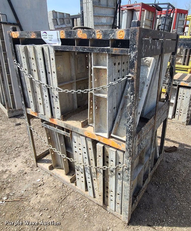 (4) cages of Badger aluminum concrete forms in Kansas City, MO Item