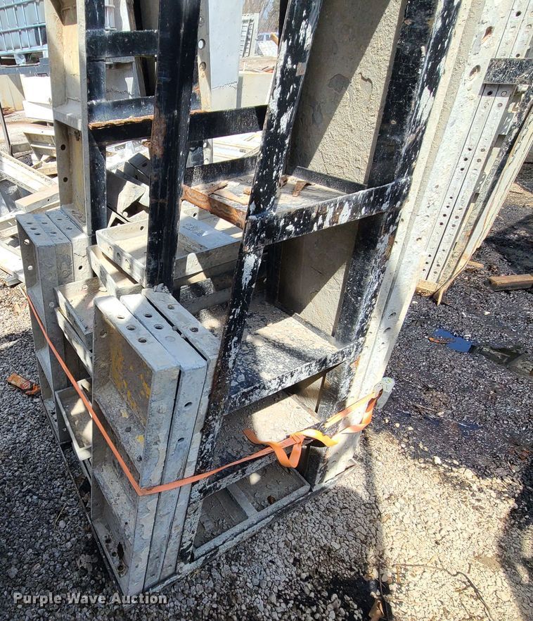 image for item DM4942 (4) cages of Badger aluminum concrete forms