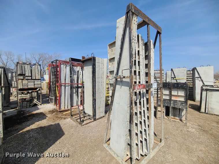 (6) cages of Badger aluminum concrete forms in Kansas City, MO Item