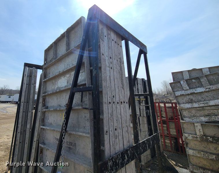 image for item DM4943 (6) cages of Badger aluminum concrete forms