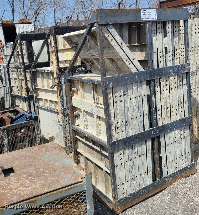 image for item DM4948 Approximately 150 Badger aluminum concrete forms