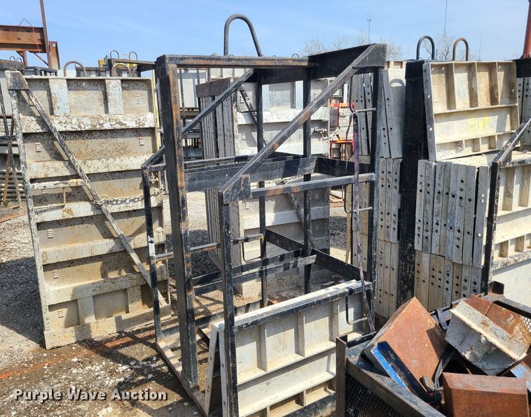 image for item DM4948 Approximately 150 Badger aluminum concrete forms