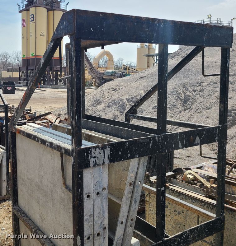 image for item DM4948 Approximately 150 Badger aluminum concrete forms