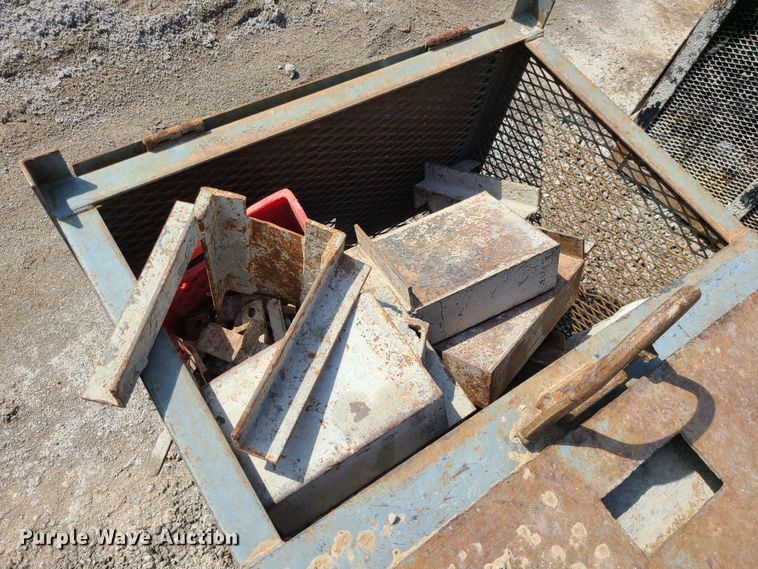 image for item DM4949 (8) cages of Badger aluminum concrete form hardware