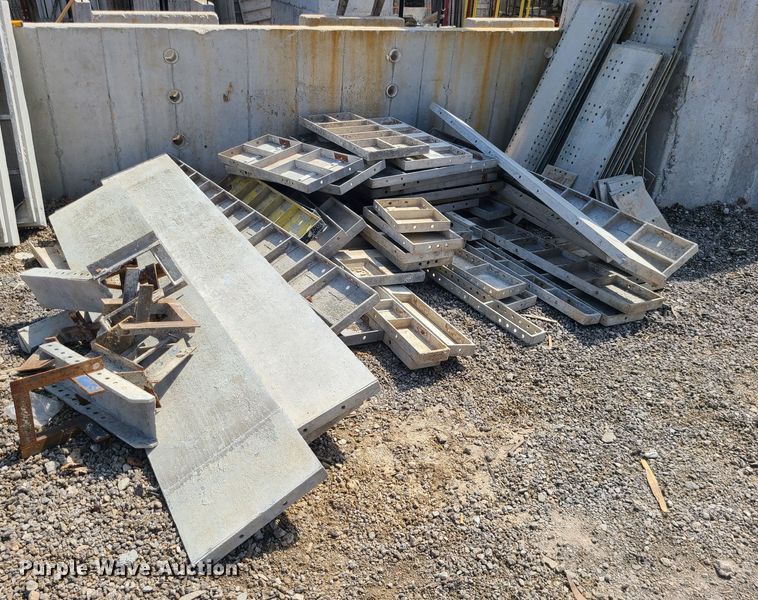 image for item DM4950 Badger aluminum concrete forms