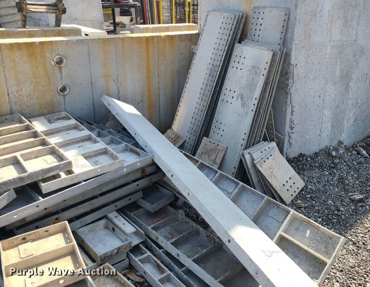 image for item DM4950 Badger aluminum concrete forms