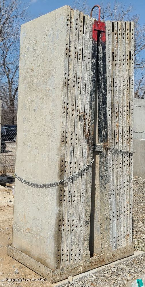 image for item DM4952 Approximately 46 Badger aluminum concrete forms