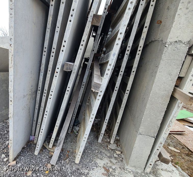 image for item DM4953 Badger aluminum concrete forms