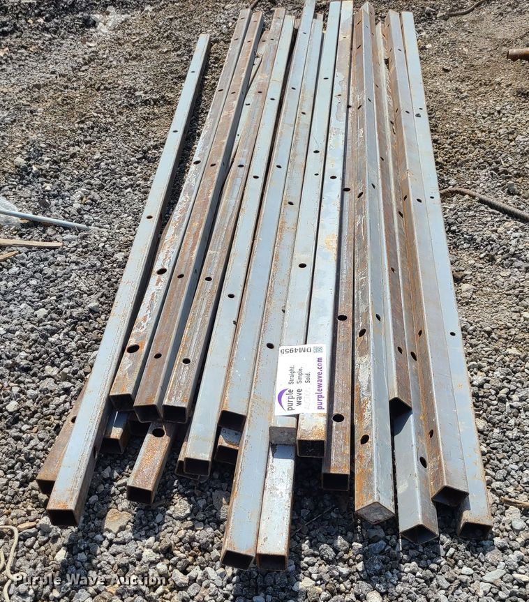 image for item DM4955 Approximately 28 pieces of 2" square tubing