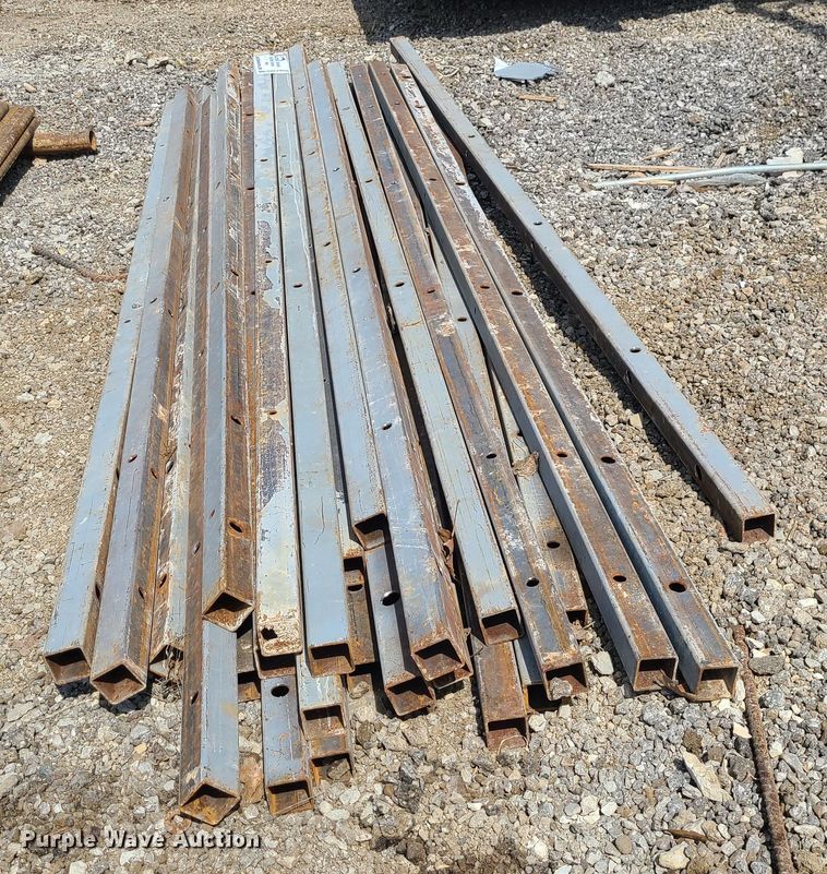 image for item DM4955 Approximately 28 pieces of 2" square tubing