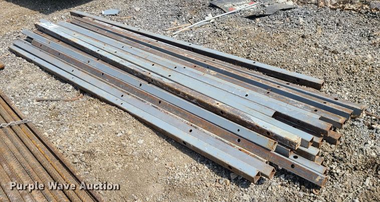 image for item DM4955 Approximately 28 pieces of 2" square tubing