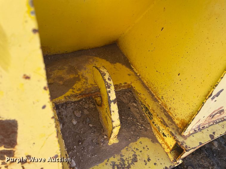 image for item DN4577 Roll-off container