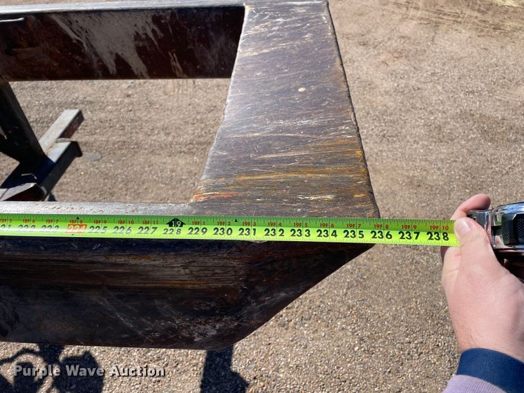 image for item DN4579 1997 International 4900  roll-off container truck