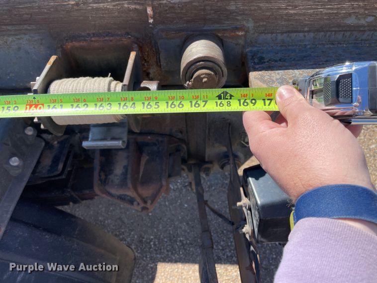 image for item DN4579 1997 International 4900  roll-off container truck