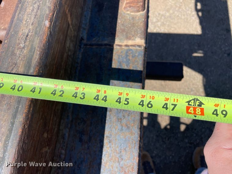 image for item DN4579 1997 International 4900  roll-off container truck