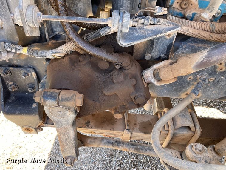 image for item DN4579 1997 International 4900  roll-off container truck