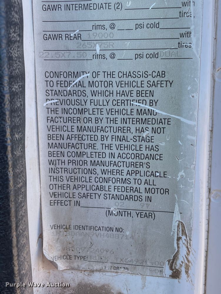 image for item DN4579 1997 International 4900  roll-off container truck