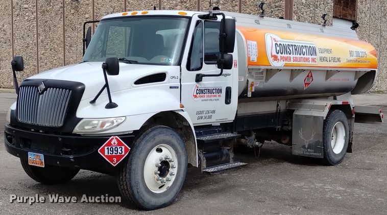 image for item DN6336 2011 International 4300  fuel truck