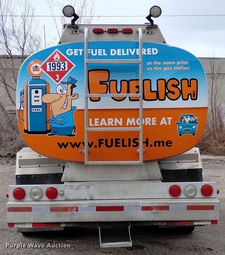 image for item DN6336 2011 International 4300  fuel truck