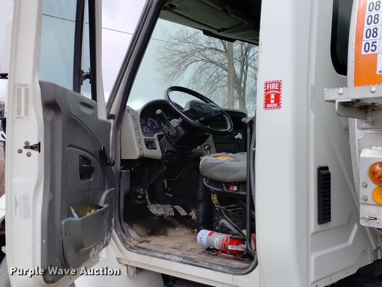 image for item DN6336 2011 International 4300  fuel truck