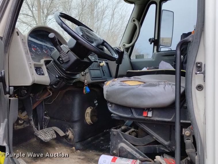 image for item DN6336 2011 International 4300  fuel truck