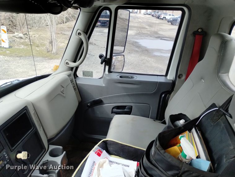 image for item DN6336 2011 International 4300  fuel truck