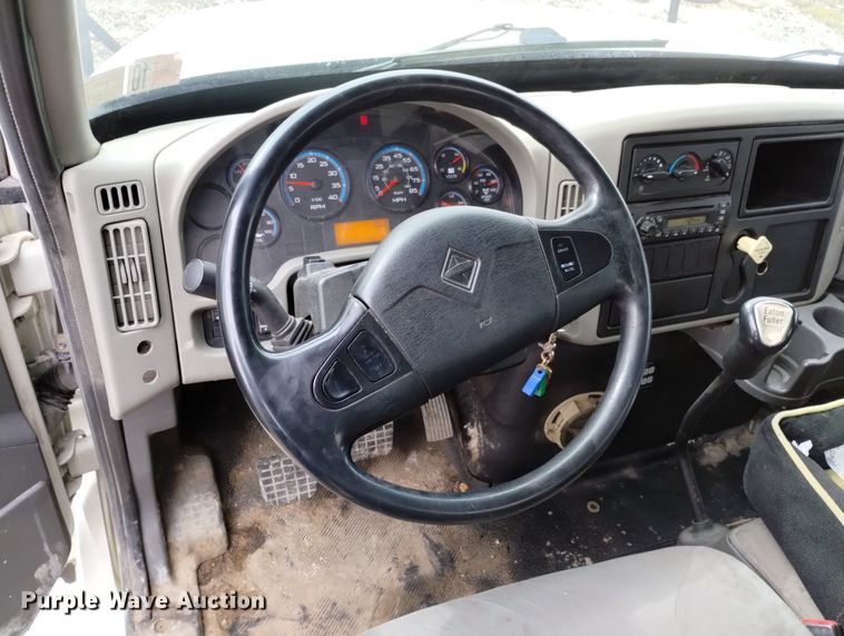 image for item DN6336 2011 International 4300  fuel truck