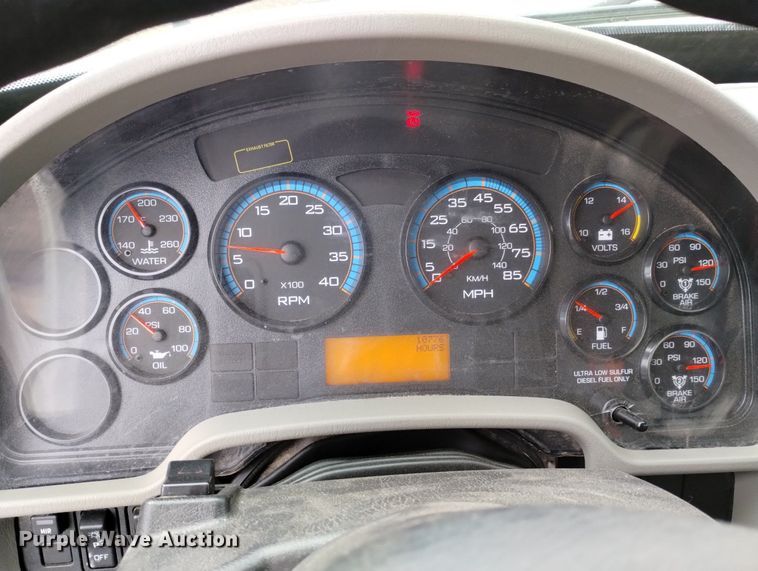 image for item DN6336 2011 International 4300  fuel truck