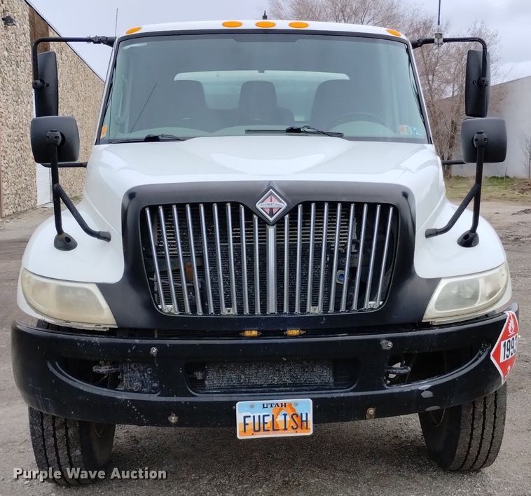 image for item DN6336 2011 International 4300  fuel truck