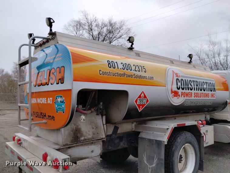 image for item DN6336 2011 International 4300  fuel truck