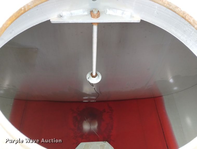 image for item DN6336 2011 International 4300  fuel truck