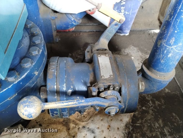 image for item DN6336 2011 International 4300  fuel truck