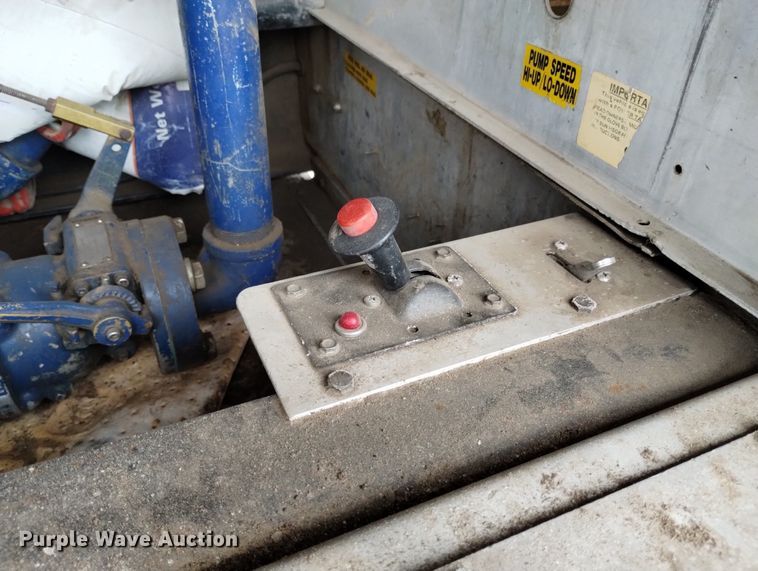 image for item DN6336 2011 International 4300  fuel truck