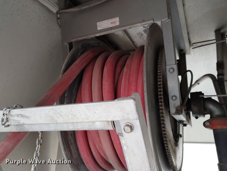 image for item DN6336 2011 International 4300  fuel truck