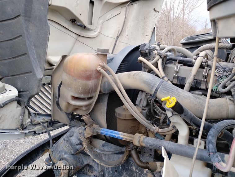 image for item DN6336 2011 International 4300  fuel truck