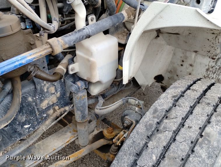 image for item DN6336 2011 International 4300  fuel truck