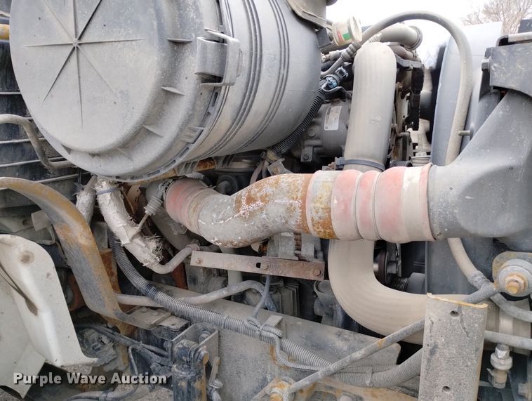 image for item DN6336 2011 International 4300  fuel truck