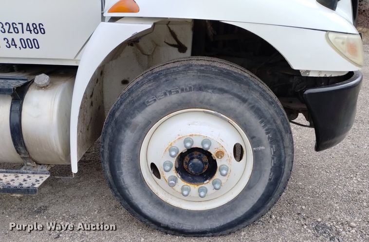 image for item DN6336 2011 International 4300  fuel truck