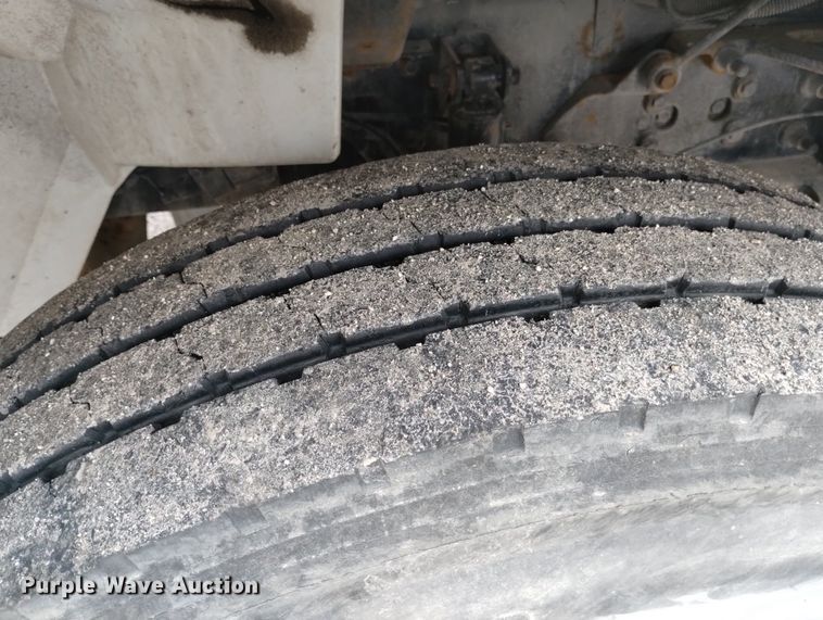 image for item DN6336 2011 International 4300  fuel truck