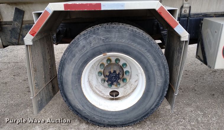 image for item DN6336 2011 International 4300  fuel truck