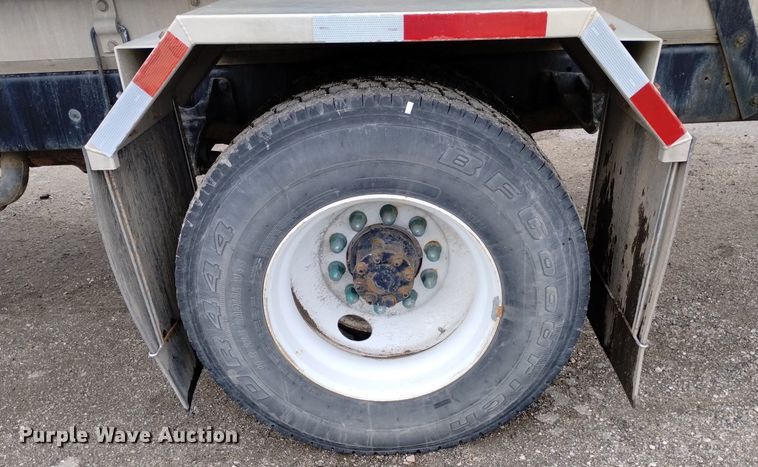 image for item DN6336 2011 International 4300  fuel truck