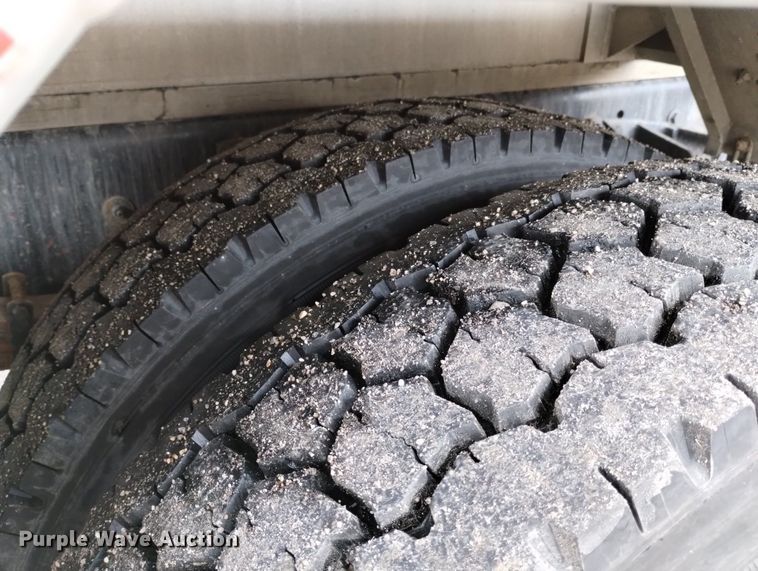 image for item DN6336 2011 International 4300  fuel truck