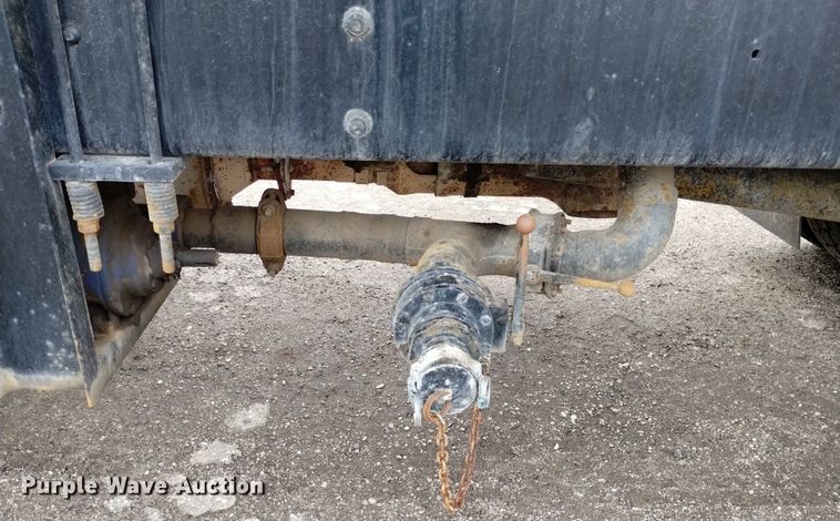 image for item DN6336 2011 International 4300  fuel truck