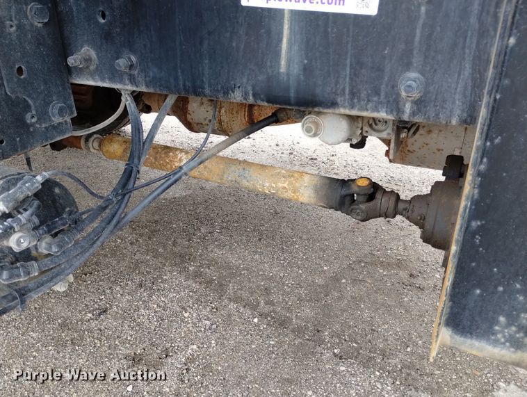 image for item DN6336 2011 International 4300  fuel truck