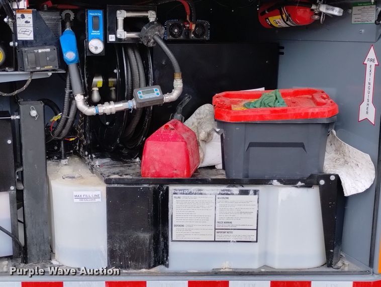 image for item DN6338 2018 Thunder Creek FST750  fuel tank trailer