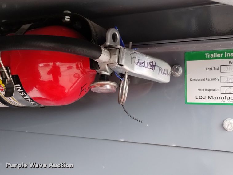 image for item DN6338 2018 Thunder Creek FST750  fuel tank trailer