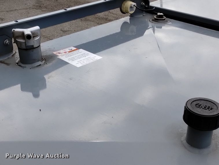 image for item DN6338 2018 Thunder Creek FST750  fuel tank trailer