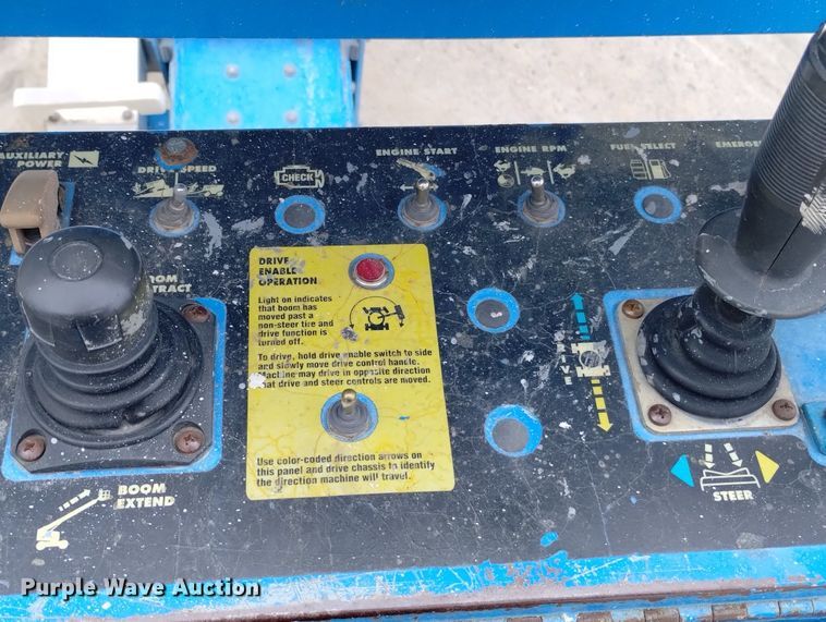 image for item DN6355 2000 Genie S-80  boom lift