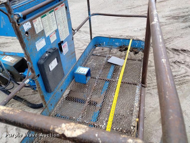 image for item DN6355 2000 Genie S-80  boom lift